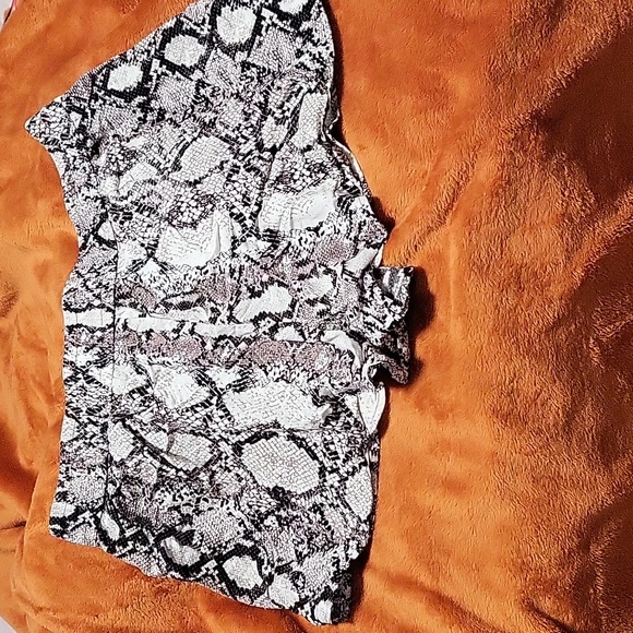 Express shorts large - Picture 4 of 4